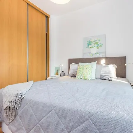 Delfimar Apartment *